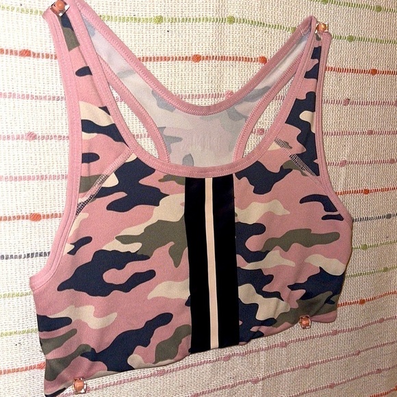 Victoria’s Secret- Ultimate Unlined Racerback Sports Bra - Picture 4 of 8